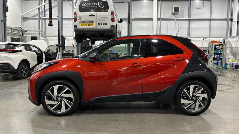 Toyota Aygo X 1.0 VVT-i Edge 5dr Petrol Hatchback